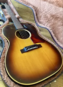 GIBSON B-25 ACOUSTIC GUITAR 68 NO.MG2084