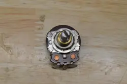 POTENTIOMETER 1376809 3/8SPLIT
