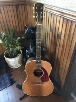 VINTAGE GIBSON ACOUSTIC GUITAR WITH STAND 517623