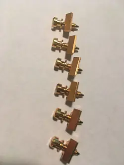 GOLD SADDLE