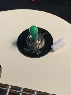 1X GREEN~1X WHITE