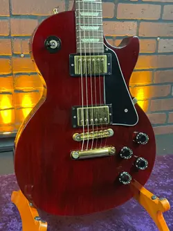 GIBSON LES PAUL STUDIO 2005 WINE RED/GOLD HW ELECTRIC GUITAR W/ HARD CASE