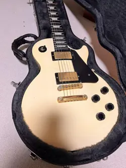 ELECTRIC GUITAR GIBSON LES PAUL STUDIO WHITE MADE IN USA S/N 00615605 WITH CASE