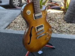 CARAMEL BURST GUITAR