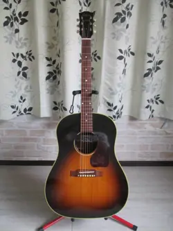 ACOUSTIC GUITAR GIBSON J-45TV TRUE VINTAGE SUNBURST WITH WIRELESS SYSTEM SET