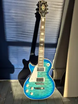 LEFT HANDED GIBSON LES PAUL CLONE