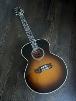 GIBSON  SJ-200 VINE - 2002 MONTANA CUSTOM SHOP