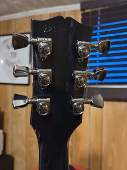 ELECTRIC GUITAR TRANSLUCENT
