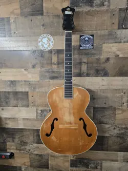 1940 RECORDING KING M-3 CARVED ARCHTOP GIBSON MADE . HUSK