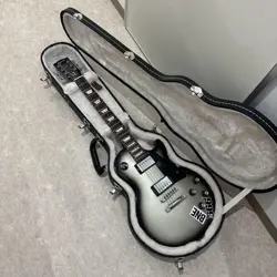 GIBSON LES PAUL STUDIO SILVER ELECTRIC GUITAR WITH HARD CASE - USED