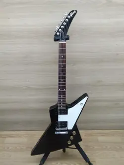 GIBSON EXPLORER ELECTRIC GUITAR - CLASSIC DESIGN, USED CONDITION
