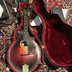 ANTIQUE GIBSON F4 MANDOLIN