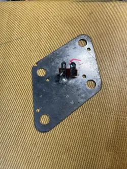 VINTAGE GIBSON BASE PLATE FOR MOUNTING LES PAUL POTS INSIDE GUITAR