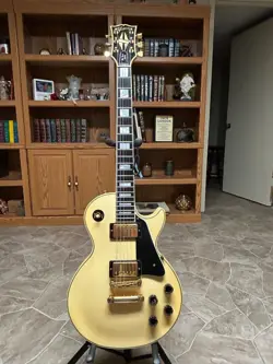 1983 GIBSON LES PAUL CUSTOM ALPINE WHITE [SN 83503509] BEAUTIFULLY AGED!
