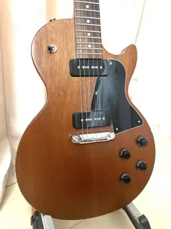 P-90 NATURAL WALNUT