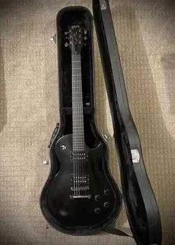 GIBSON LES PAUL GOTHIC MORTE 2011 WITH HARD CASE