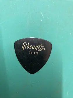 GIBSON THIN GUITAR PICK