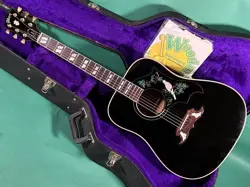 1995 ACOUSITC GUITAR