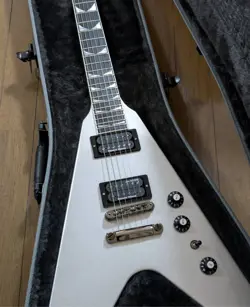 ELECTRIC GUITAR GIBSON DAVE MUSTAINE FLYING V EXP METALLIC SILVER WITH HARD CASE