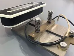 VINTAGE GIBSON GIBSON