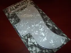 NEW - PICKGUARD FOR GIBSON SG STANDARD, 3-PLY - WHITE PEARLOID