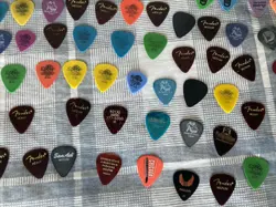 VINTAGE GUITAR PICKS