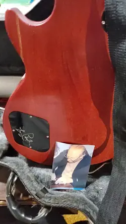 SIGNED BY LES
