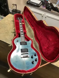 GIBSON LES PAUL STUDIO 2018 W/ HARD CASE