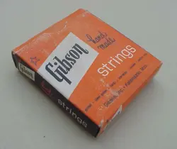 SET OF VINTAGE GIBSON 240 GUITAR STRING BOX + FUNKY ORIGINAL STRINGS - 1960S