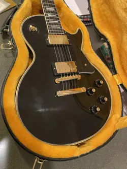 LAB AGED GUITAR
