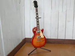 MODEL/ELECTRIC GUITAR