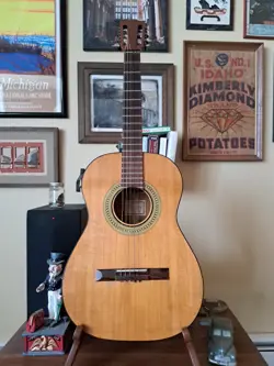 GIBSON C-1 CLASSICAL GUITAR WITH CASE 1960S 