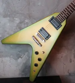 GIBSON USA ELECTRIC GUITAR FLYING V 1984 / COLOR GREEN BURST FROM JAPAN