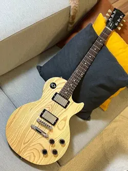 GIBSON LES PAUL STUDIO SWAMP ASH FROM JAPAN