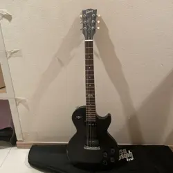 GIBSON LES PAUL BLACK GUITAR CASE INCLUDED