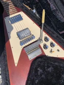 GIBSON FLYING V 2008 WARN CHERRY