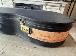 GUITAR W/ORIGINAL CASE