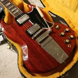 GIBSON CS: 1964 SG STD REISSUE W/MAESTRO VIBROLA VOS CHERRY RED