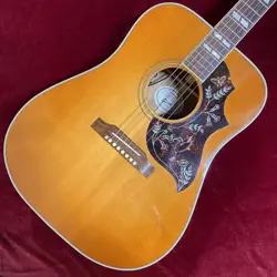 GIBSON HUMMINGBIRD 2017 ACOUSTIC GUITAR