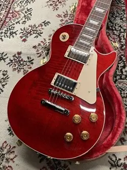 GIBSON: LES PAUL STANDARD 50S FIGURED TOP 60S CHERRY ELECTRIC GUITAR