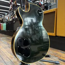 GUITAR 1975