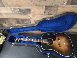 HUMMINGBIRD PRO ACOUSTIC/ELECTRIC