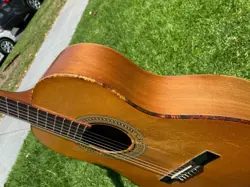 GUITAR W/ VIDEO