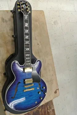 GIBSON ES SUPREME BLUEBERRY BURST SEMI-HOLLOW WITH HARD CASE 2024