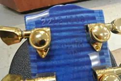 SEMI-HOLLOW WITH