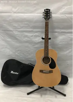MAESTRO BY GIBSON ACOUSTIC GUITAR MODEL: MAC1NACH WITH CASE