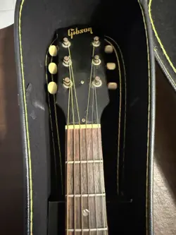 GIBSON VINTAGE ACOUSTIC GUITAR