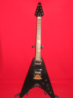 1983 BLACK V83