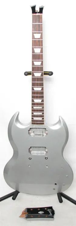 GIBSON SG STANDARD '61 GUITAR CUSTOM COLOR SILVER METALLIC HUSK AND CASE