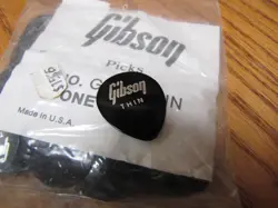 VINTAGE GIBSON GUITAR PICKS  GG50 THIN..........90 PICKS..... NOS  !!